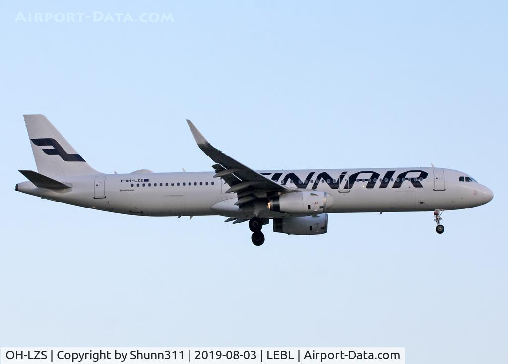 OH-LZS, 2017 Airbus A321-231 C/N 8069, Landing rwy 25R
