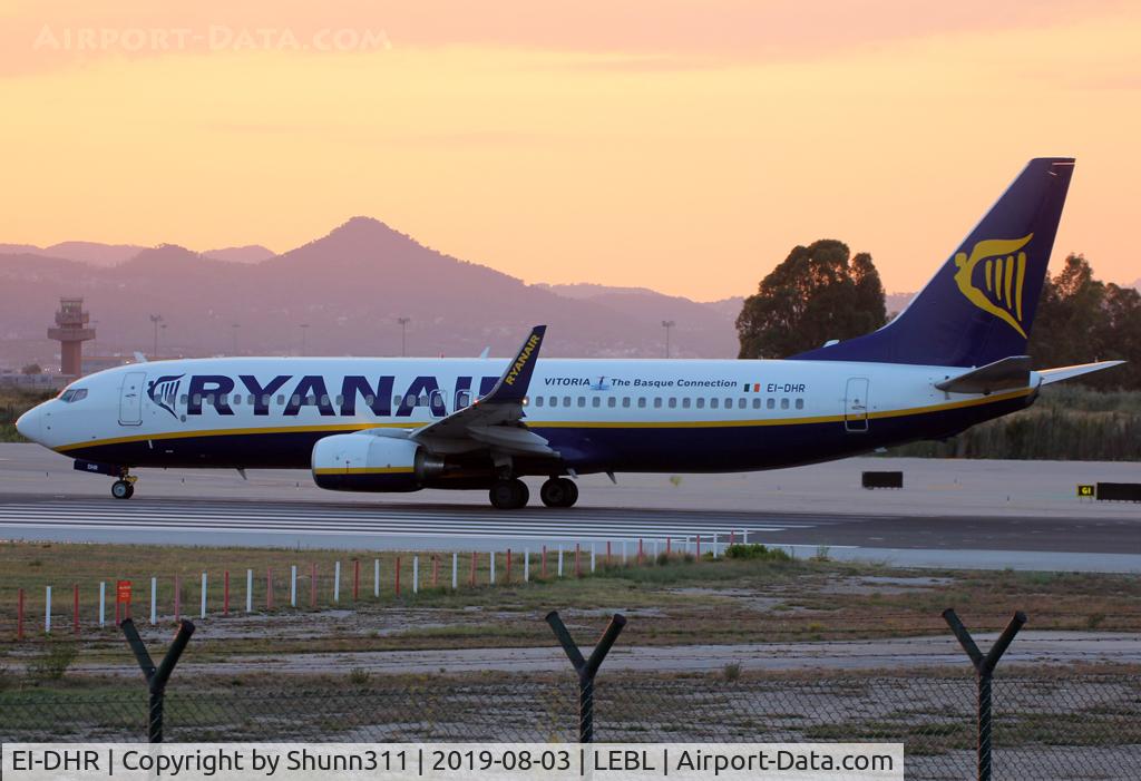 EI-DHR, 2005 Boeing 737-8AS C/N 33822, Ready for take off from rwy 25R with additional 'Vittoria / Basque Connection' patch