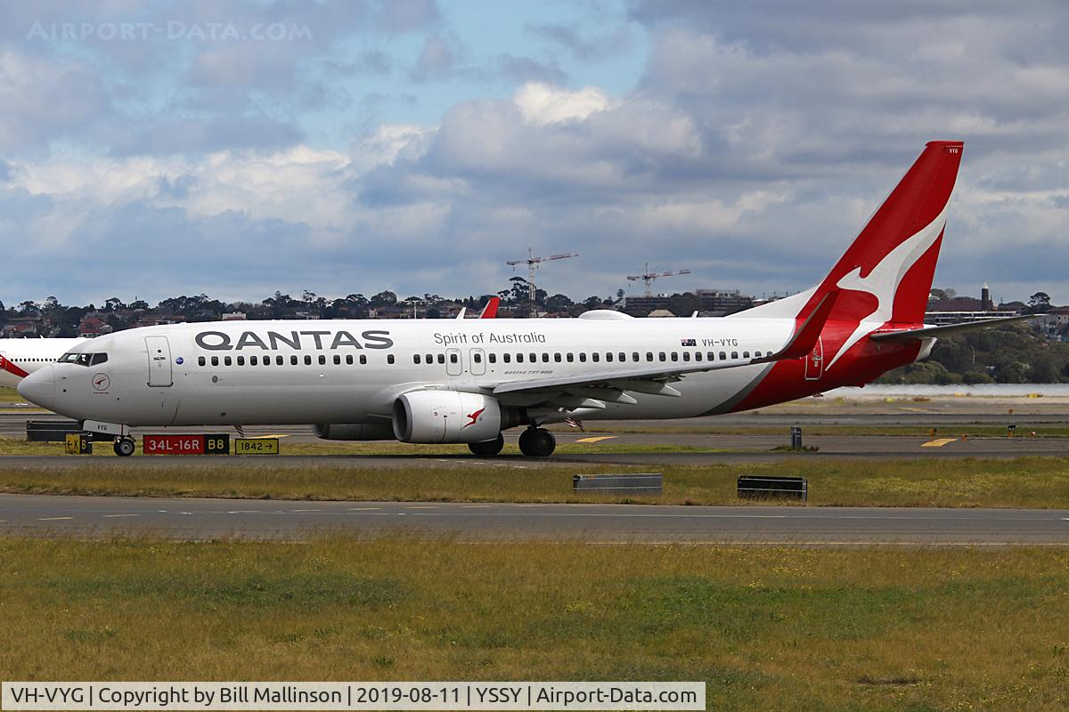 VH-VYG, 2005 Boeing 737-838 C/N 33995, taxi to 3-4R