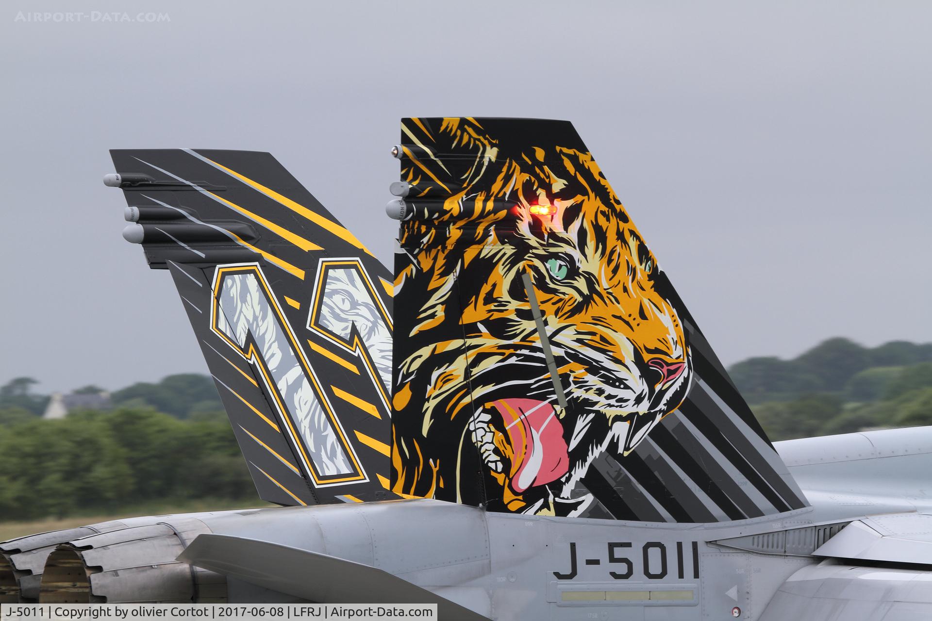 J-5011, McDonnell Douglas F/A-18C Hornet C/N 1351, tiger !