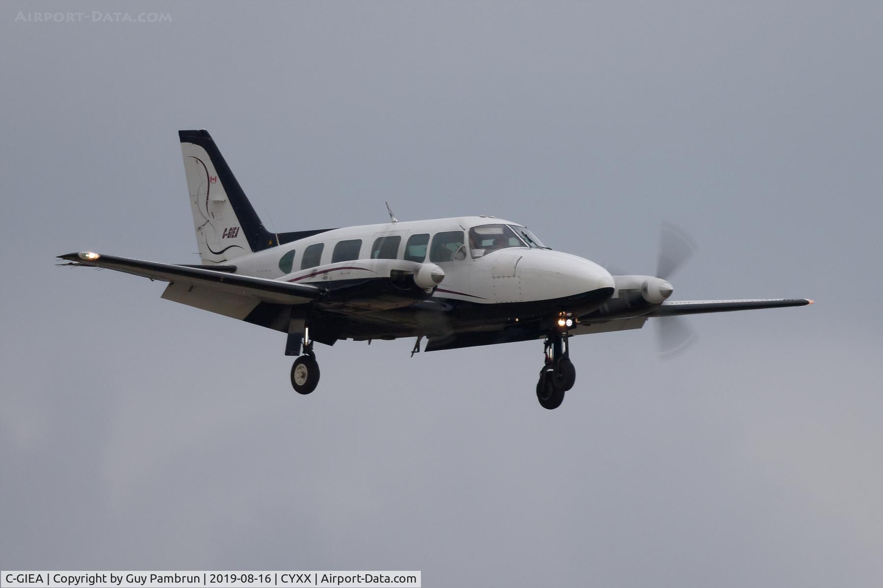 C-GIEA, 1980 Piper PA-31-350 Chieftain C/N 31-8052196, Landing
