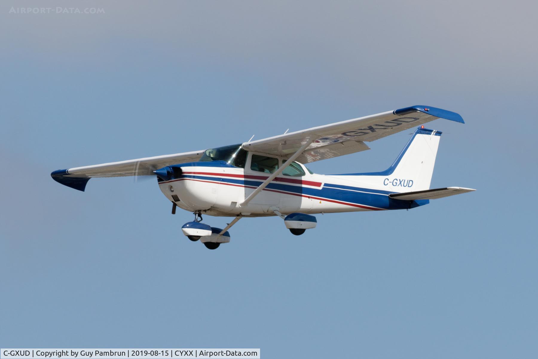 C-GXUD, 1974 Cessna 172M C/N 17262500, Landing