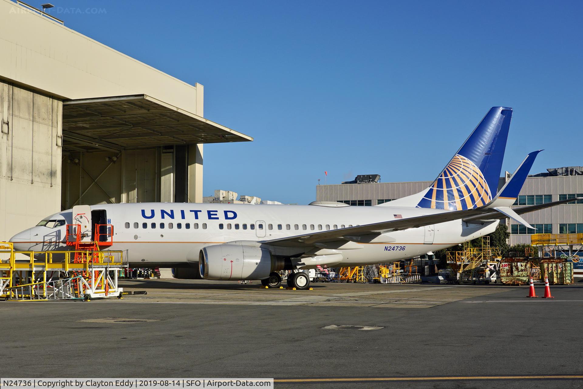 N24736, 1999 Boeing 737-724 C/N 28803, SFO 2019.