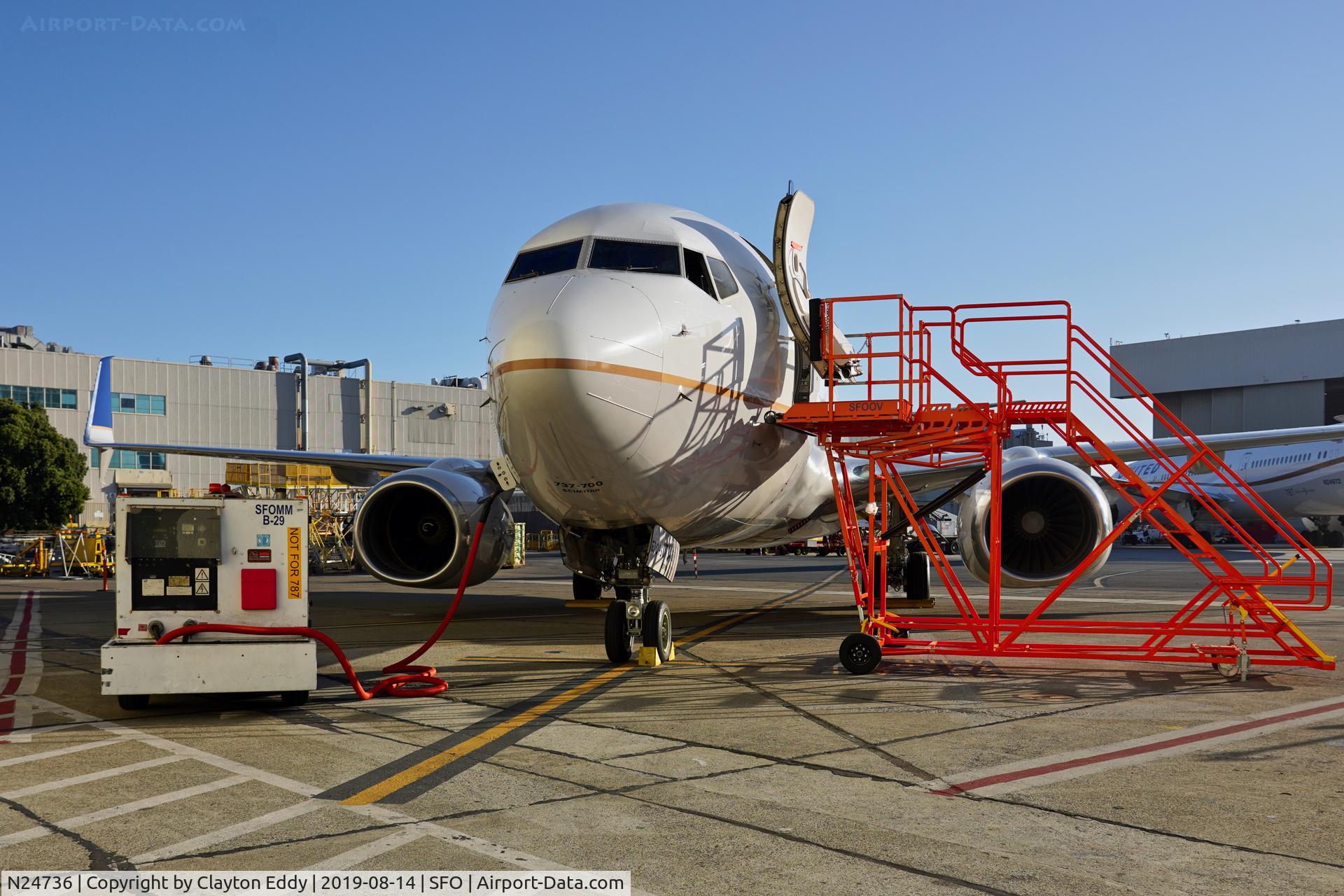 N24736, 1999 Boeing 737-724 C/N 28803, SFO 2019.