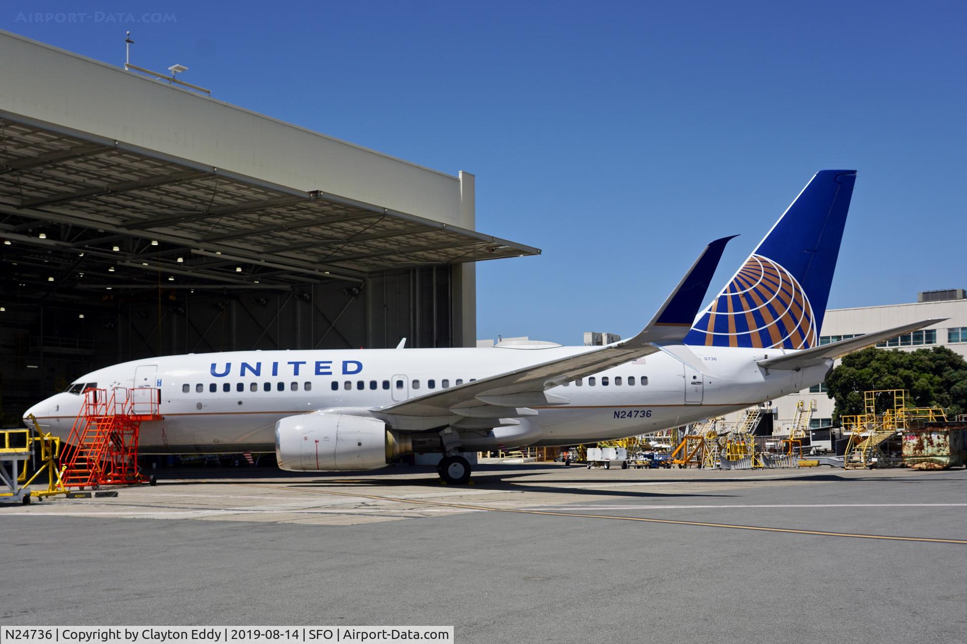 N24736, 1999 Boeing 737-724 C/N 28803, SFO 2019.