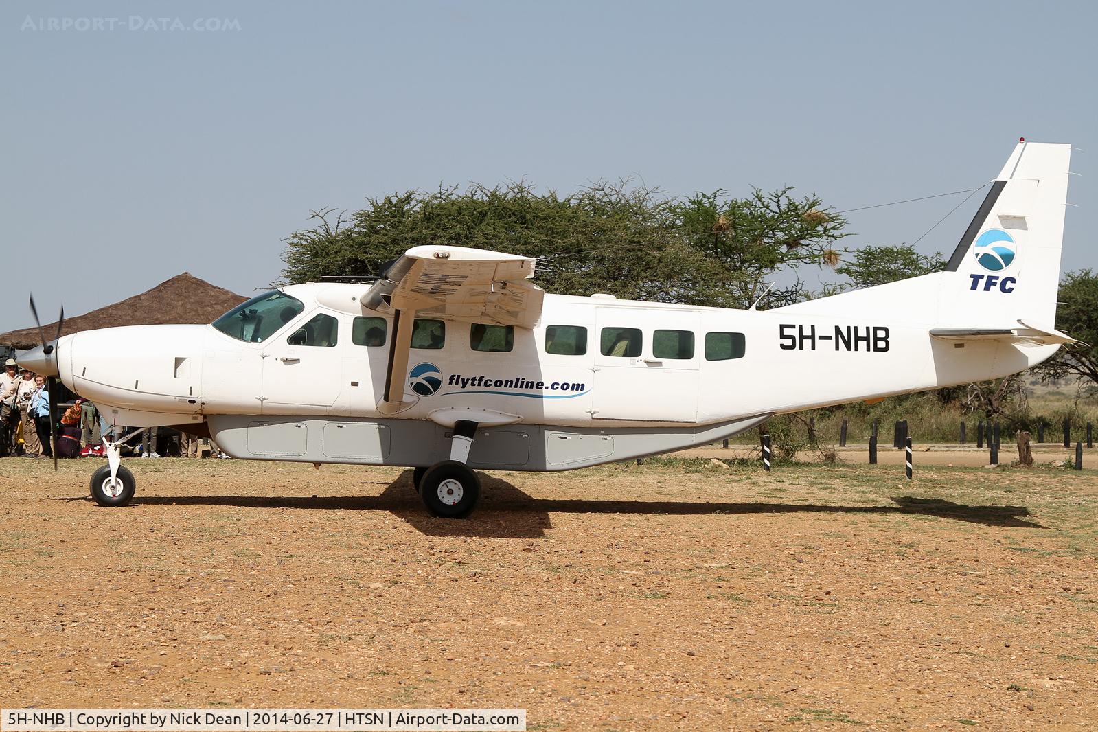 5H-NHB, 1993 Cessna 208B  Grand Caravan C/N 208B-0328, Seronera