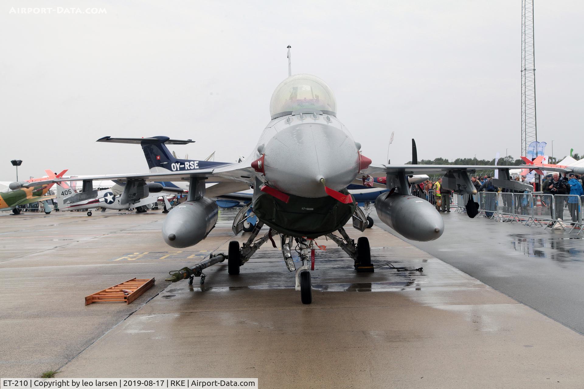 ET-210, 1981 SABCA F-16B Fighting Falcon C/N 6G-7, Roskilde Air Show 17.8.2019