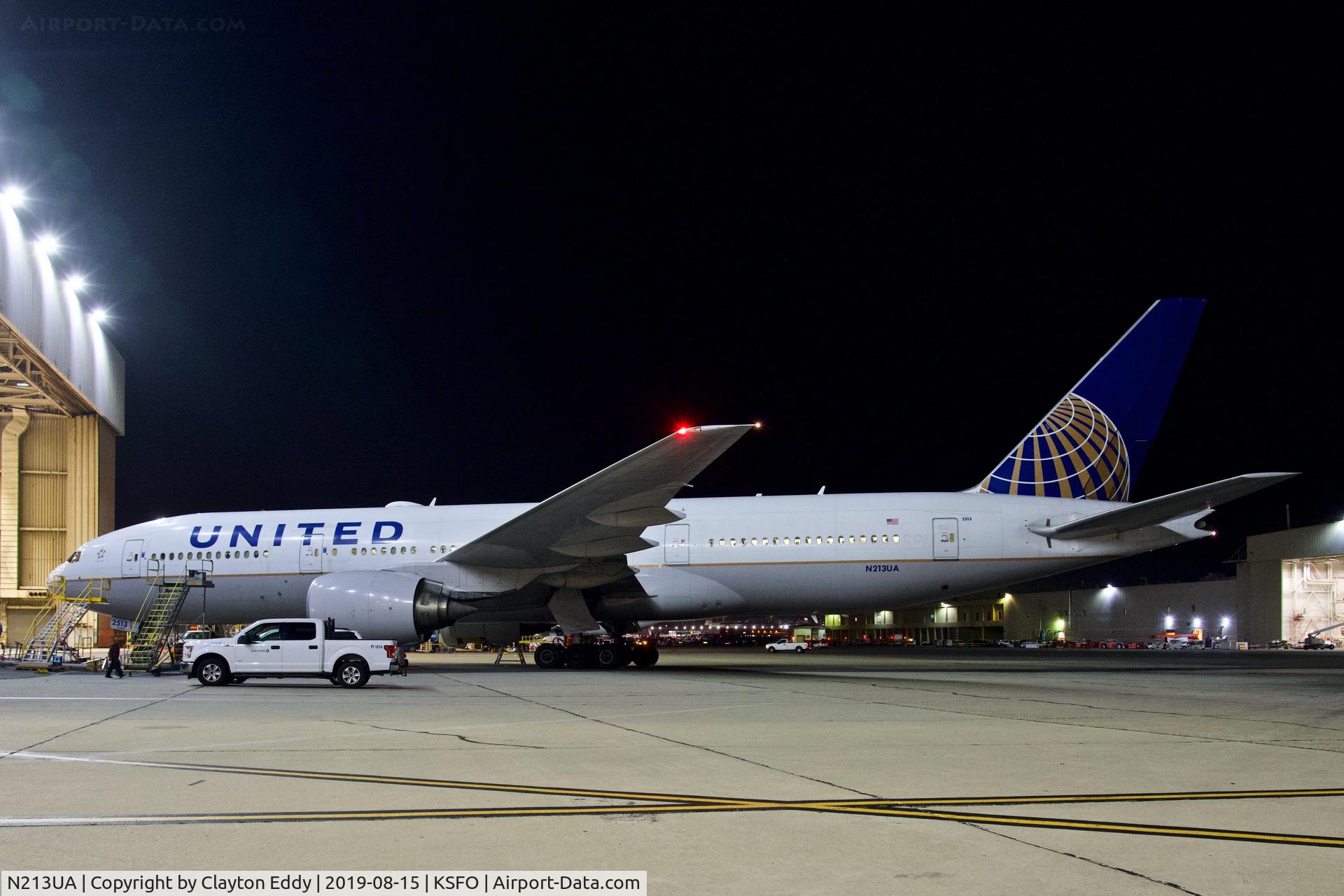 N213UA, 2000 Boeing 777-222 C/N 30219, SFO 2019.