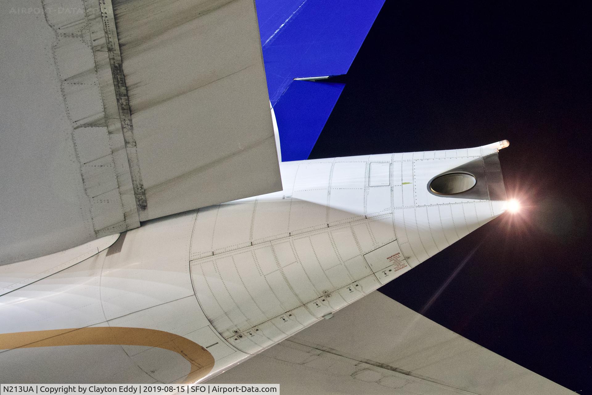 N213UA, 2000 Boeing 777-222 C/N 30219, SFO 2019.