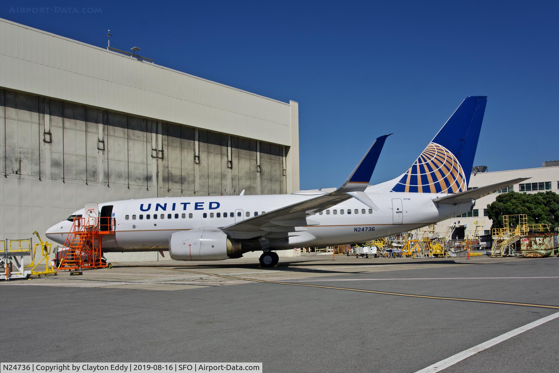 N24736, 1999 Boeing 737-724 C/N 28803, SFO 2019.