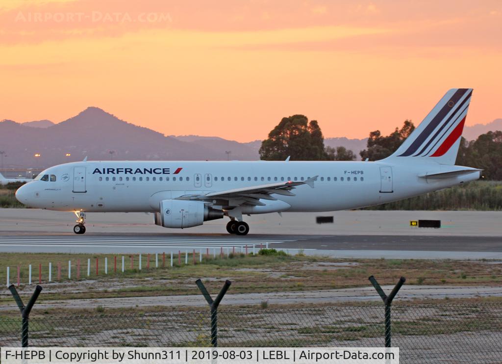 F-HEPB, 2010 Airbus A320-214 C/N 4241, Lining up rwy 25R for departure...