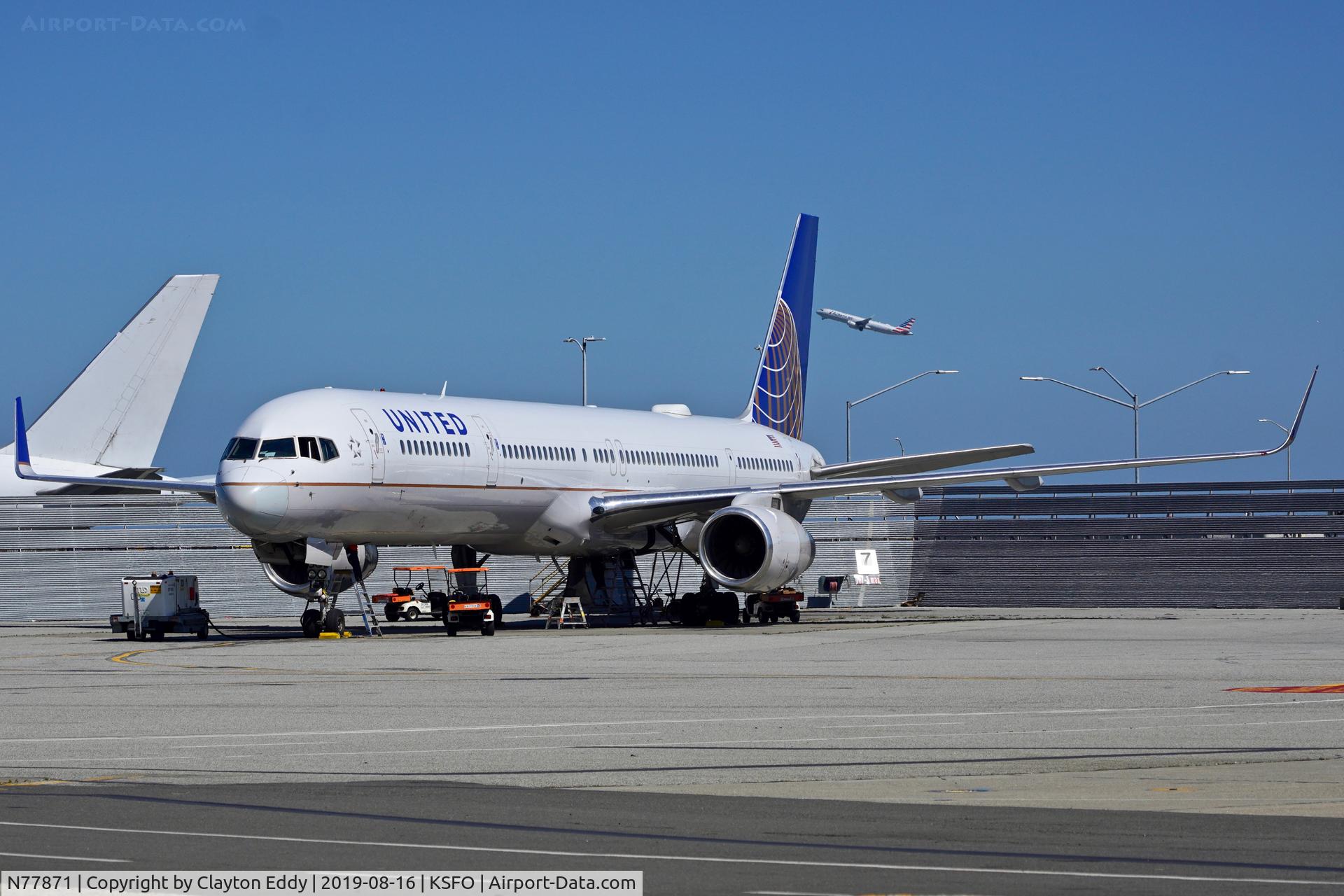 N77871, 2003 Boeing 757-33N C/N 33526, SFO 2019.
