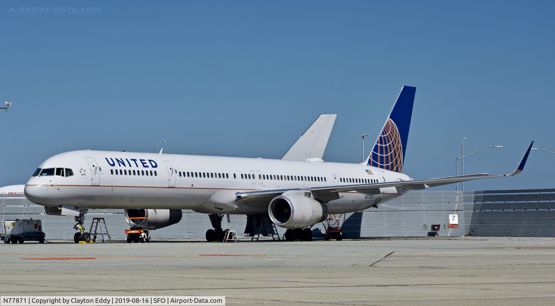 N77871, 2003 Boeing 757-33N C/N 33526, SFO 2019.