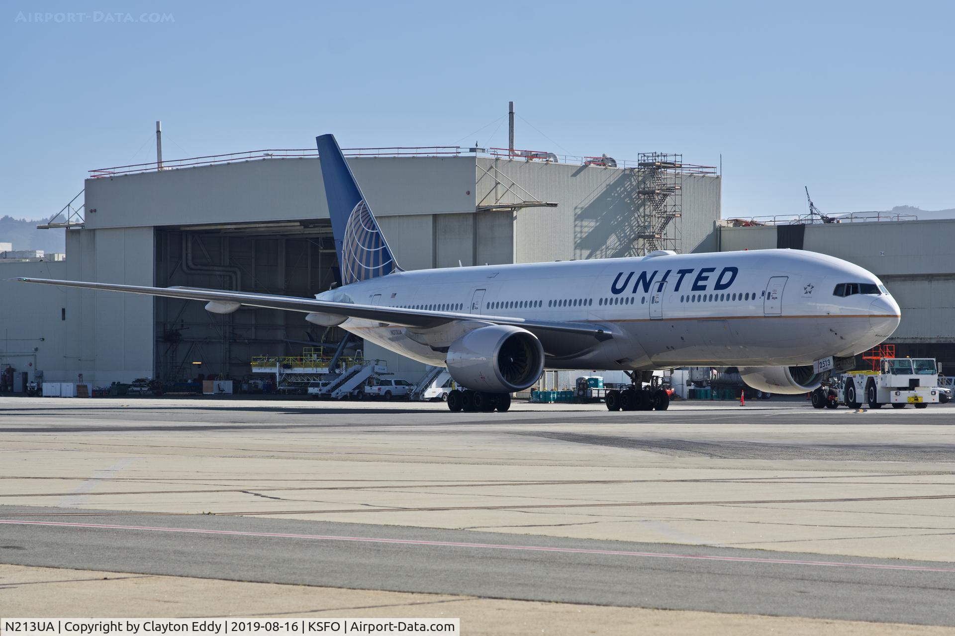 N213UA, 2000 Boeing 777-222 C/N 30219, SFO 2019.