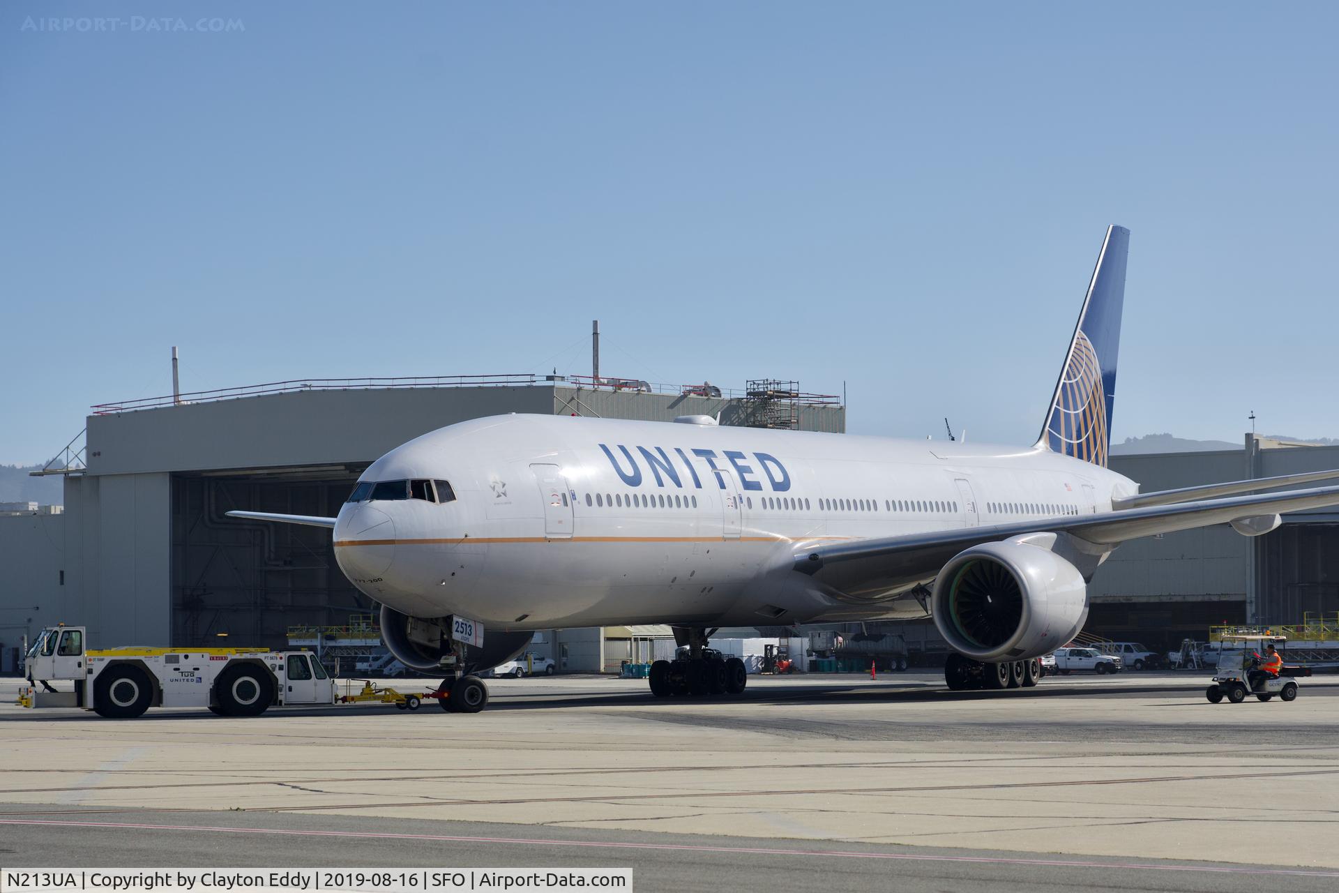 N213UA, 2000 Boeing 777-222 C/N 30219, SFO 2019.