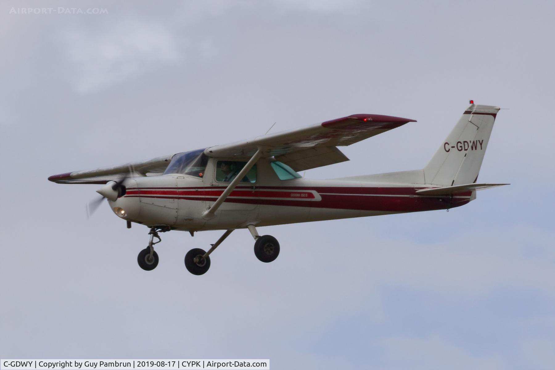 C-GDWY, 1980 Cessna 152 C/N 15284396, Landing