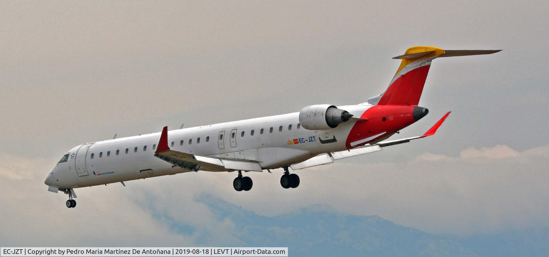 EC-JZT, 2006 Canadair CRJ-900ER (CL-600-2D24) C/N 15113, Aeropuerto de Foronda - Vitoria-Gasteiz - Euskadi - España