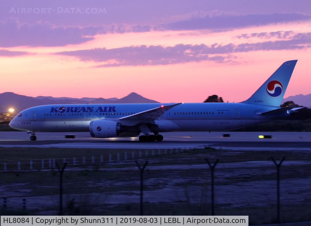 HL8084, 2017 Boeing 787-9 Dreamliner C/N 34813, Ready for take off from rwy 25L