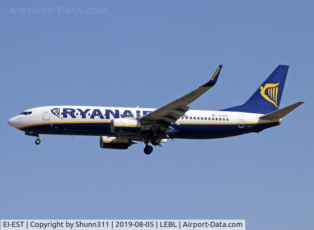 EI-EST, 2011 Boeing 737-8AS C/N 34994, Landing rwy 25R