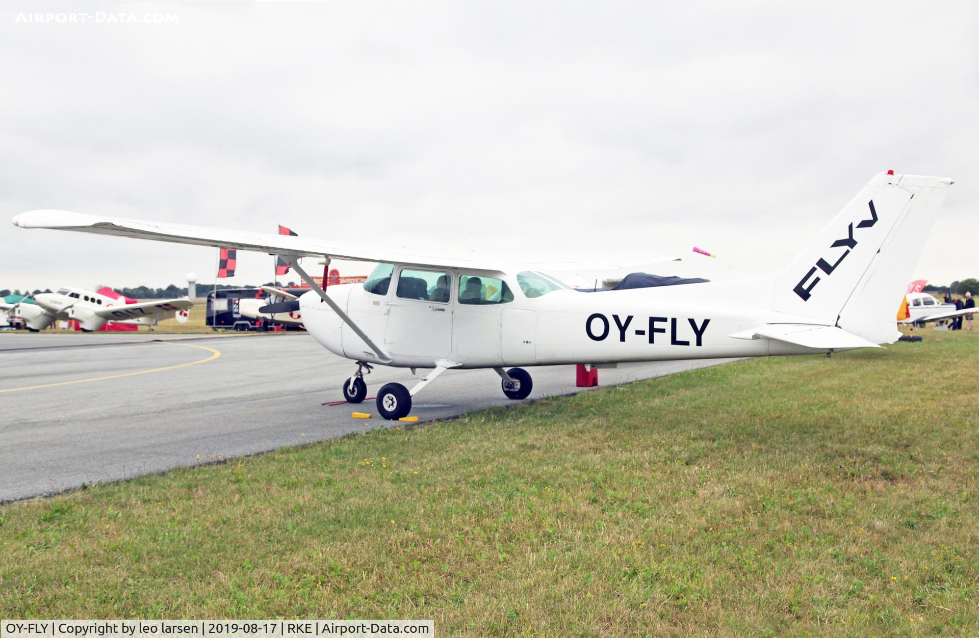 OY-FLY, 1982 Cessna 172P Skyhawk C/N 1727597, Roskilde Air Show 17.8.2019