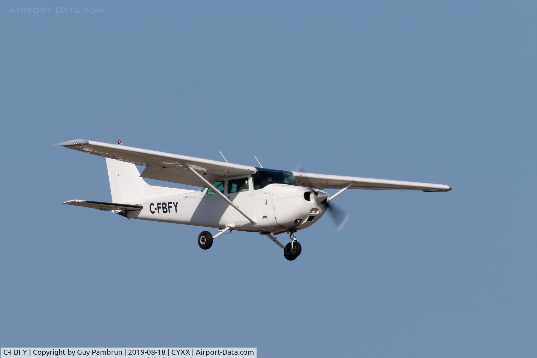 C-FBFY, 1974 Cessna 172M C/N 17263050, Landing