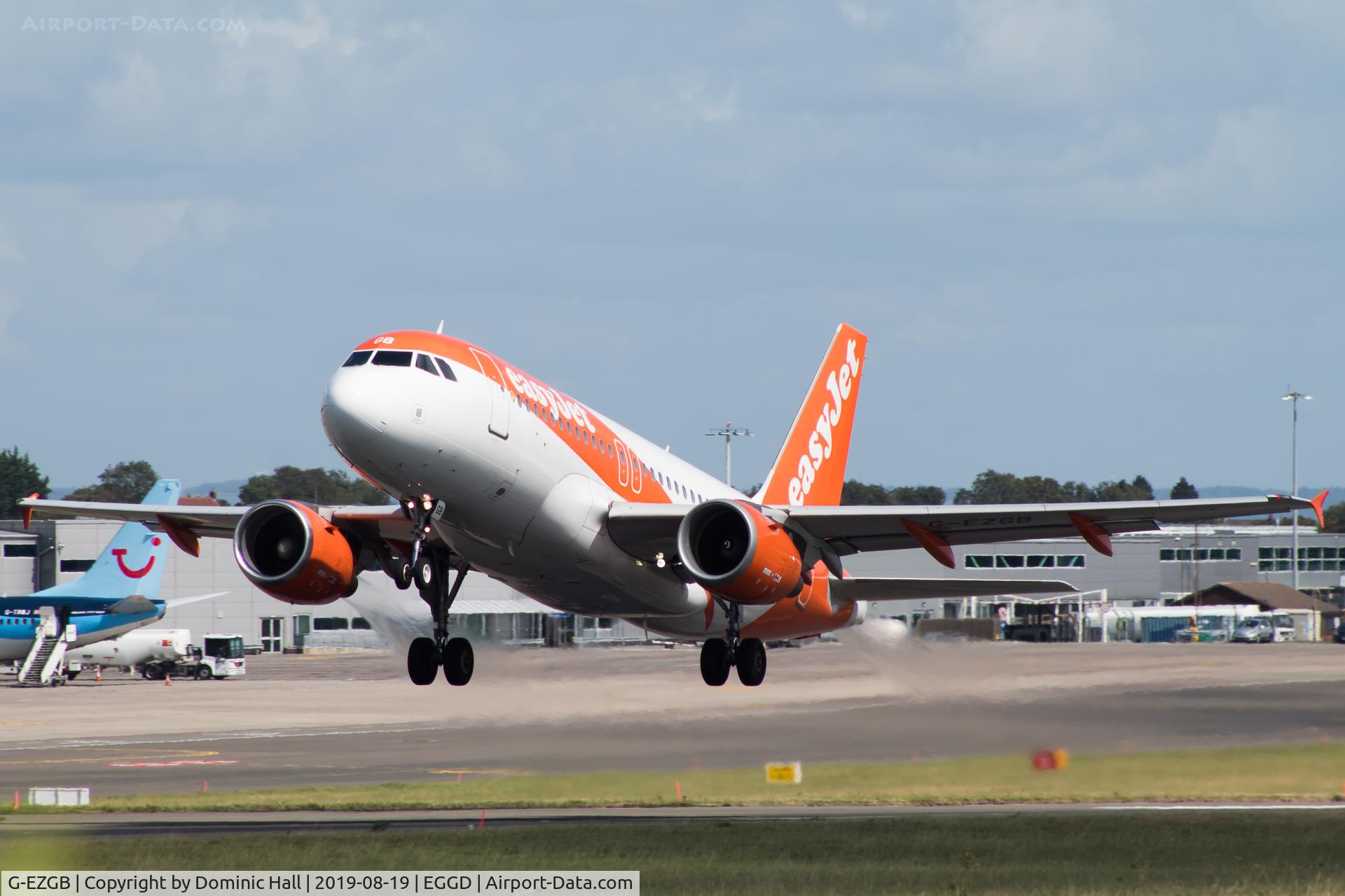 G-EZGB, 2010 Airbus A319-111 C/N 4437, Departing RWY 27