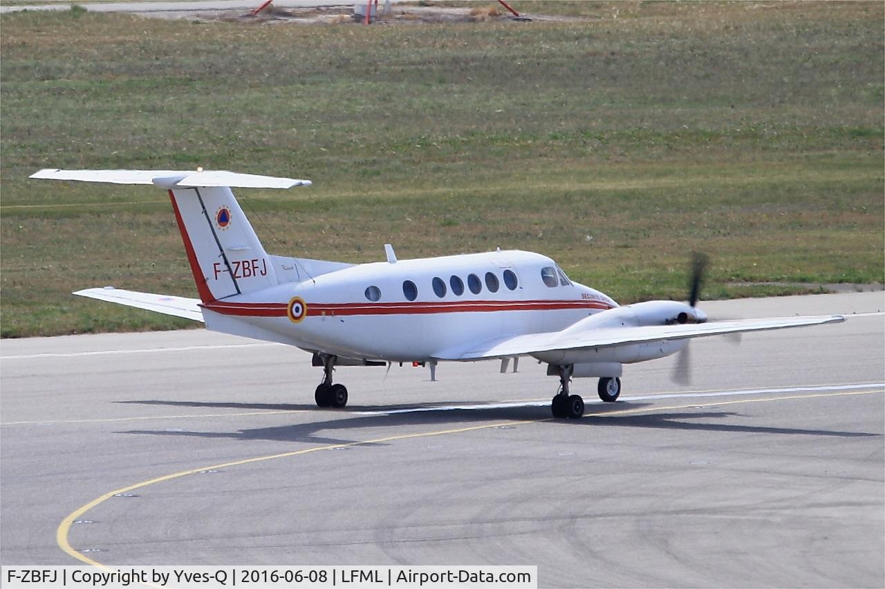 F-ZBFJ, 1982 Beech B200 King Air C/N BB-1102, Beech B200 King Air, Lining up rwy 31R, Marseille-Provence Airport (LFML-MRS)