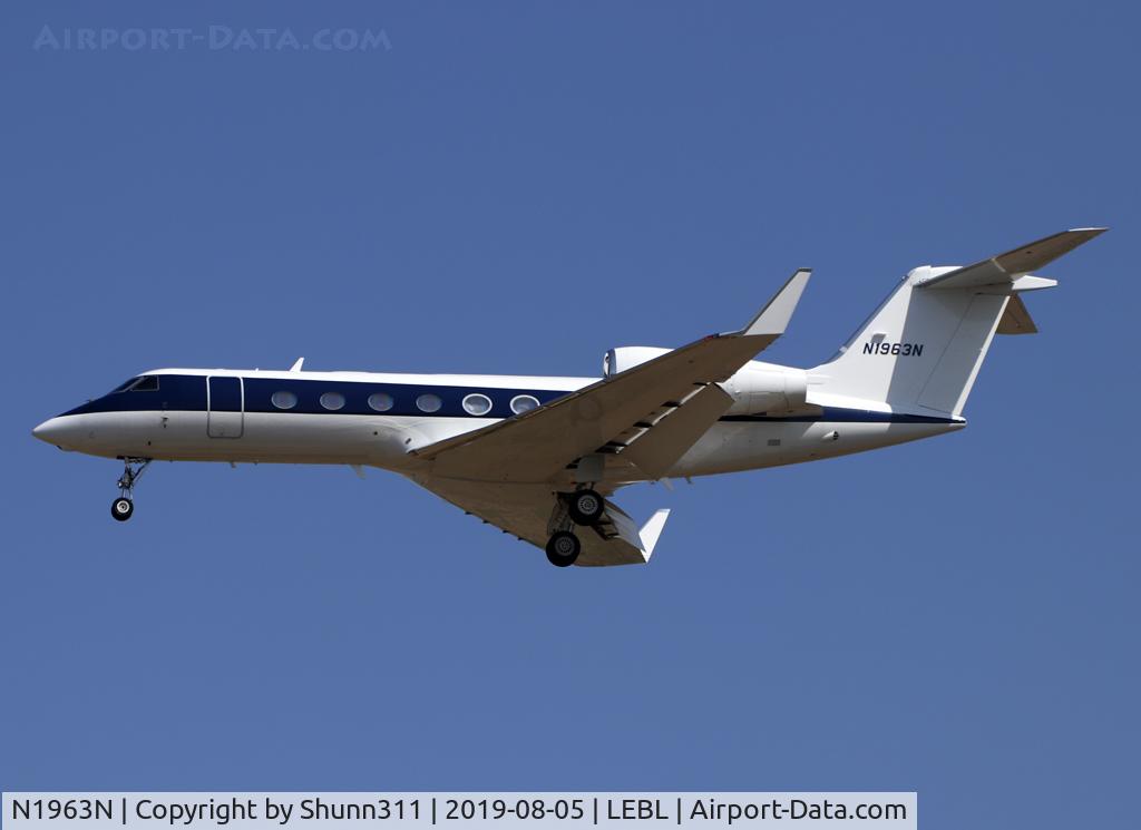 N1963N, 2012 Gulfstream Aerospace GIV-X (G450) C/N 4268, Landing rwy 25R