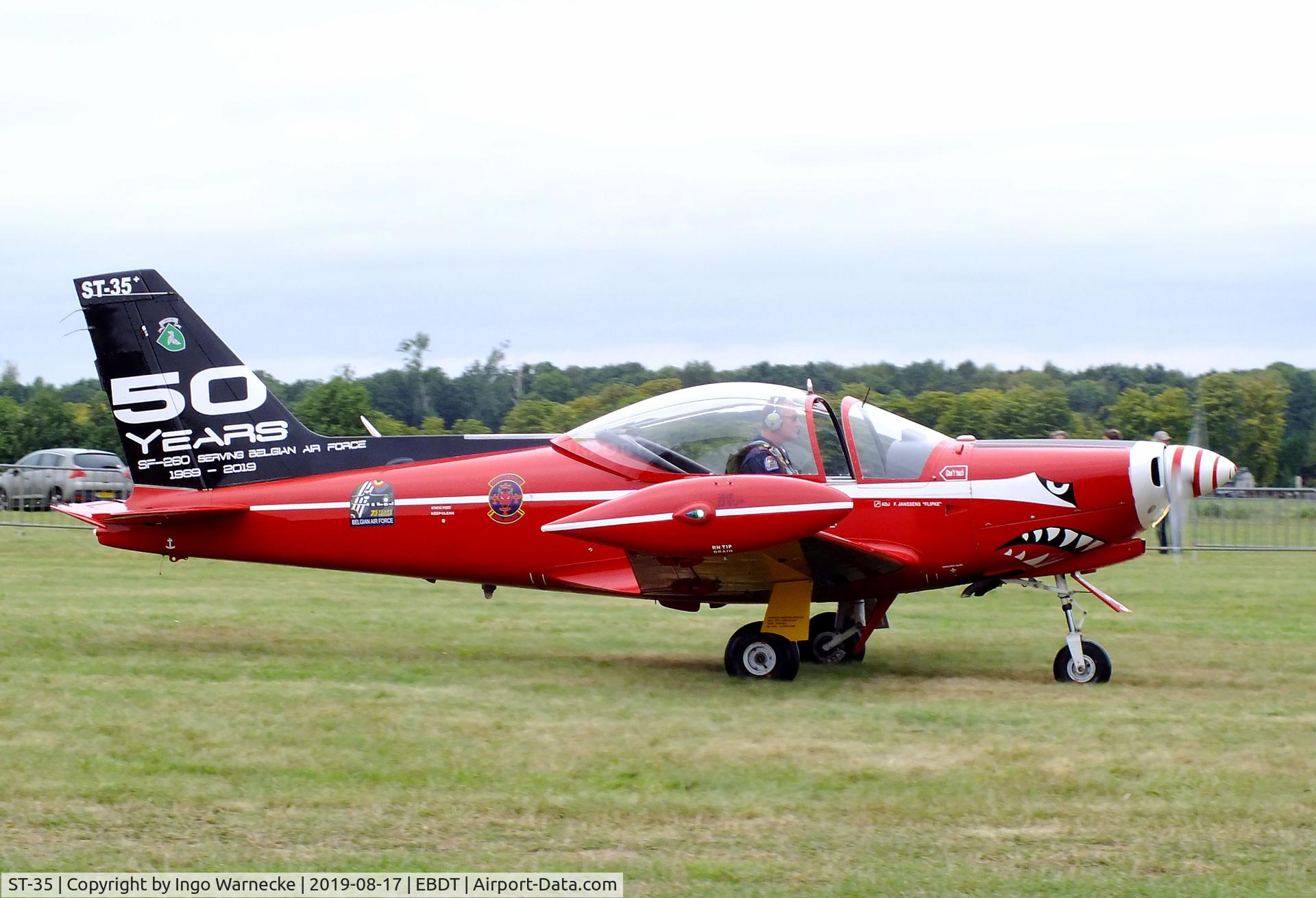 ST-35, SIAI-Marchetti SF-260M C/N 10-35, SIAI-Marchetti SF.260M of the 'Diables Rouges / Red Devils' Belgian Air Force Aerobatic Team at the 2019 Fly-in at Diest/Schaffen airfield