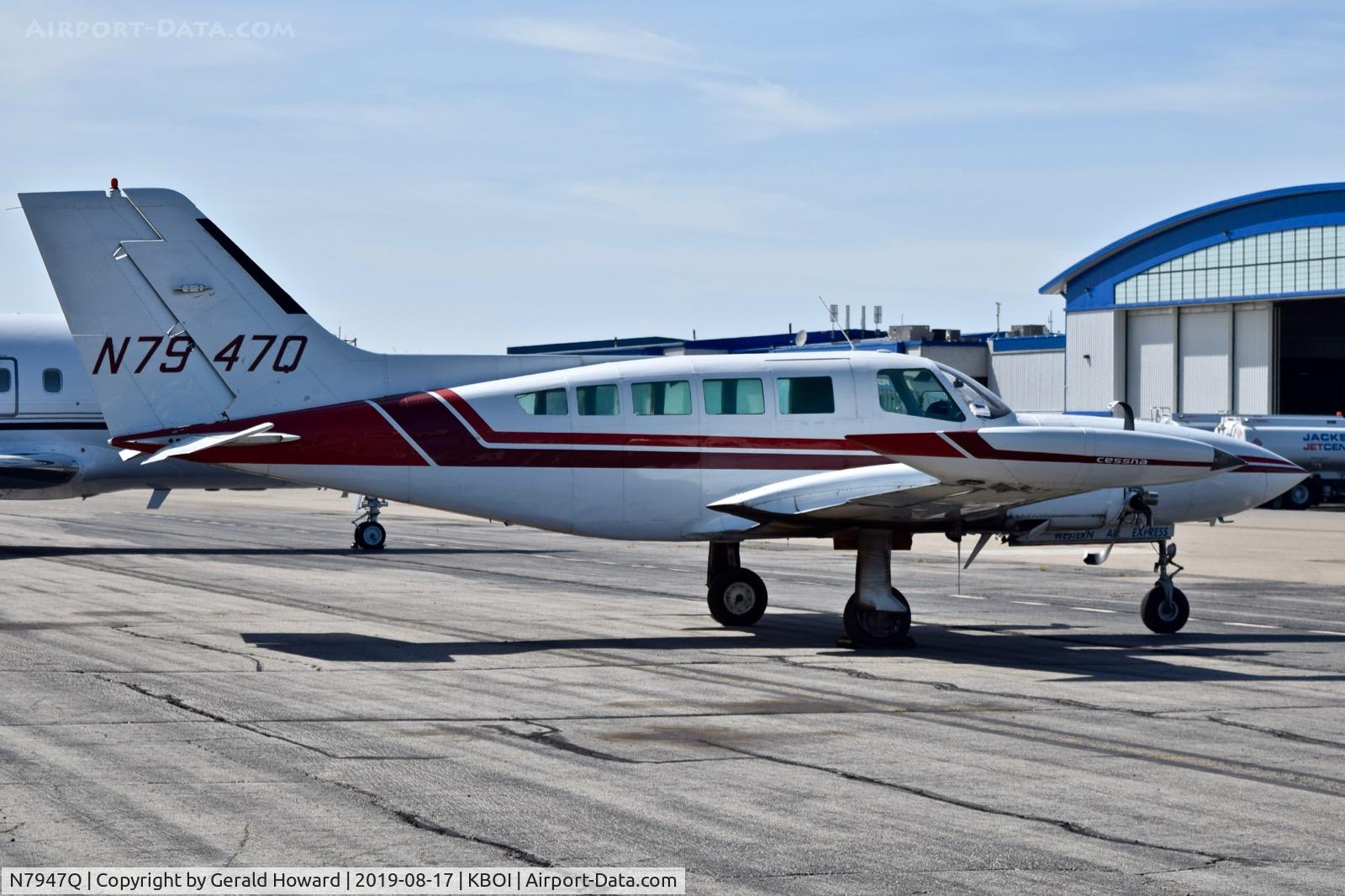 N7947Q, 1973 Cessna 402B Utiliner C/N 402B0397, Parked on the north GA ramp.