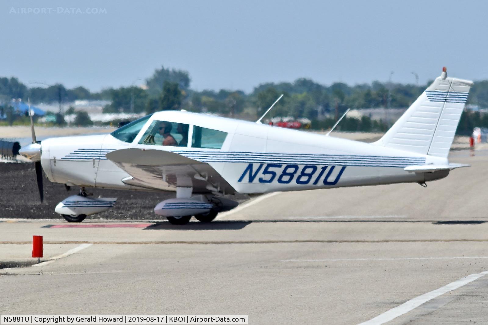 N5881U, 1970 Piper PA-28-140 C/N 28-26715, Leaving the north GA ramp.