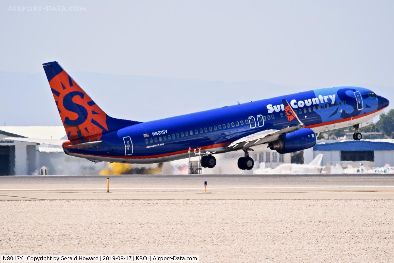 N801SY, 2001 Boeing 737-8Q8 C/N 30332, Take off from RWY 28R.