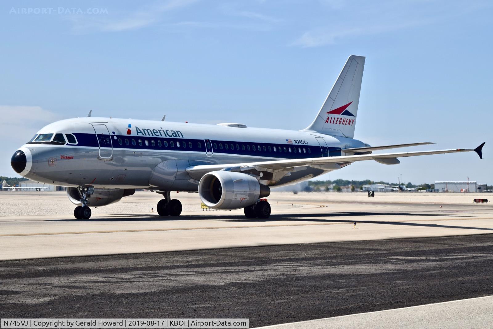 N745VJ, 2000 Airbus A319-112 C/N 1289, Taxiing on Alpha.