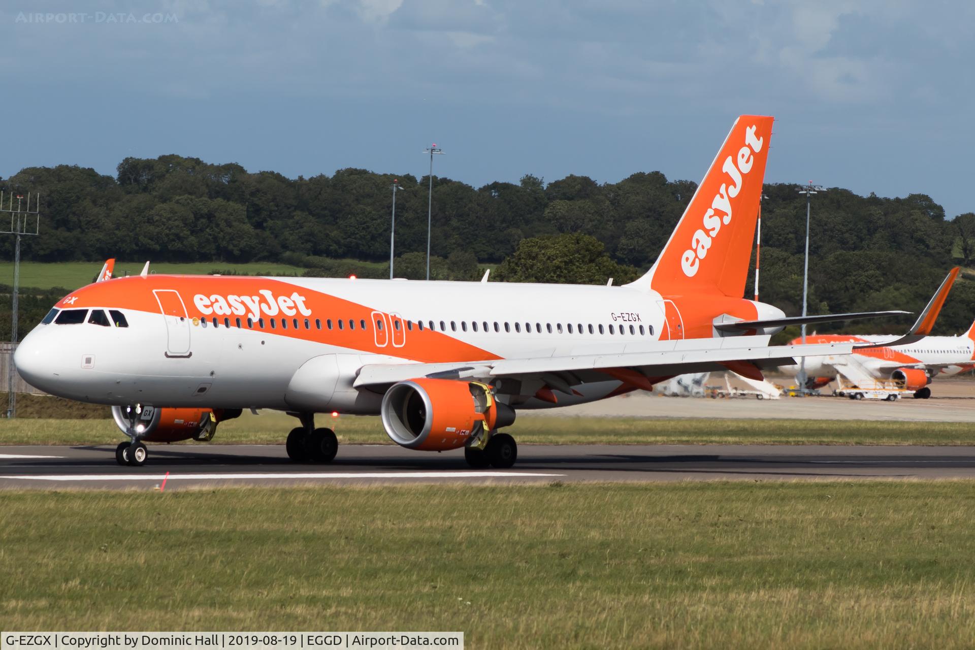 G-EZGX, 2018 Airbus A320-214 C/N 8381, Landing RWY 27