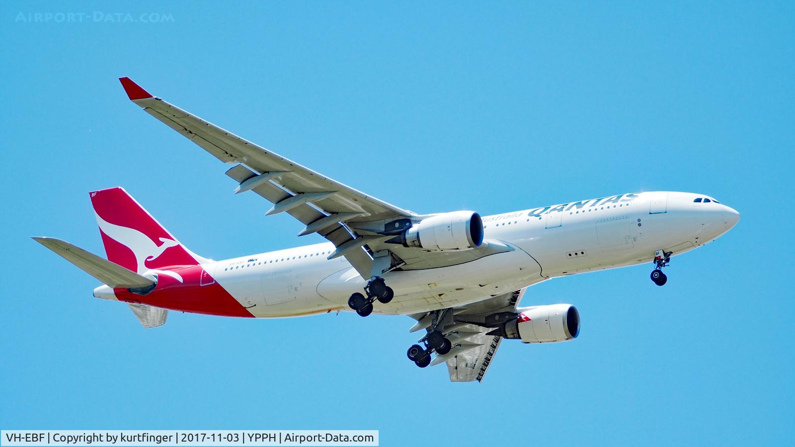 VH-EBF, 2007 Airbus A330-202 C/N 853, Airbus A330-202. Qantas VH-EBF, final runway 21 YPPHP 031117.