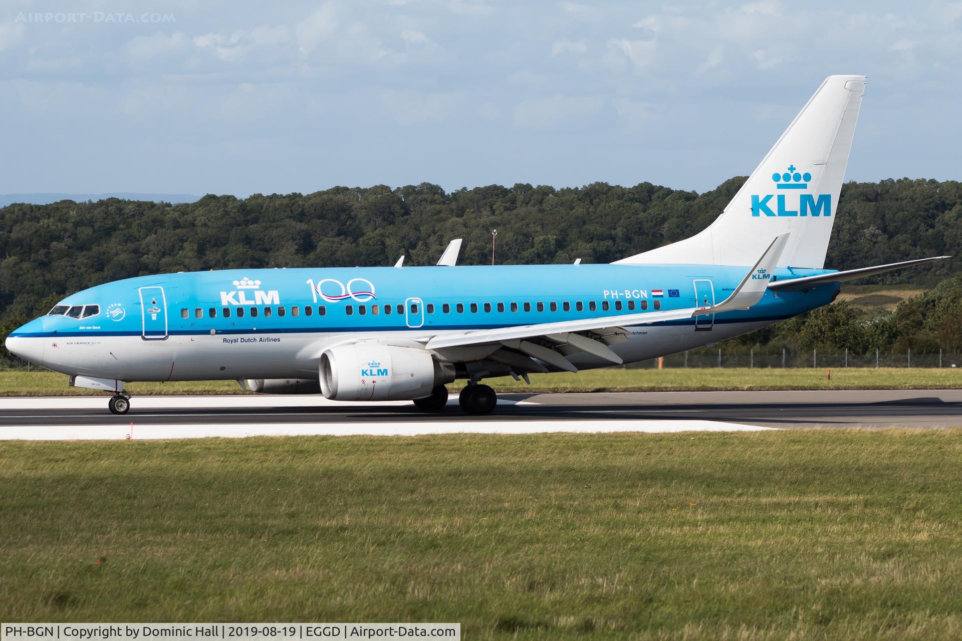 PH-BGN, 2011 Boeing 737-7K2 C/N 38125, Landing RWY 27
