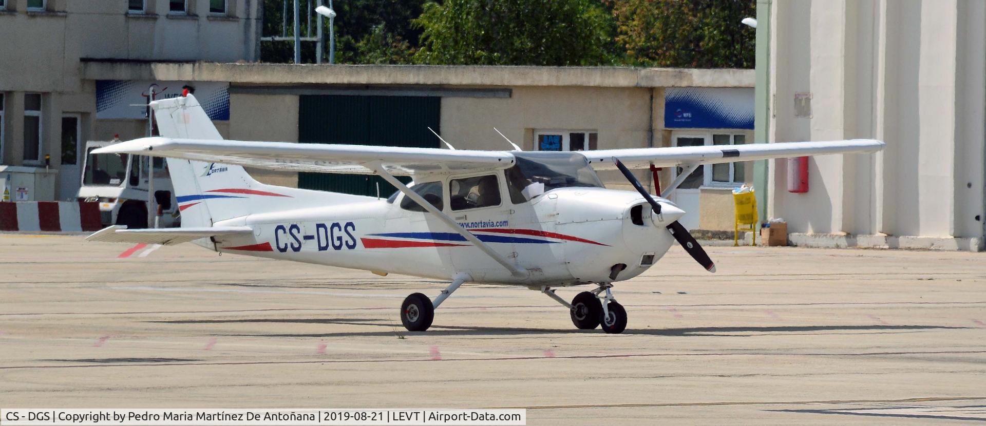 CS - DGS, 2003 Cessna 172R Skyhawk C/N 17281169, Aeropuerto de Foronda - Vitoria-Gasteiz - Euskadi - España