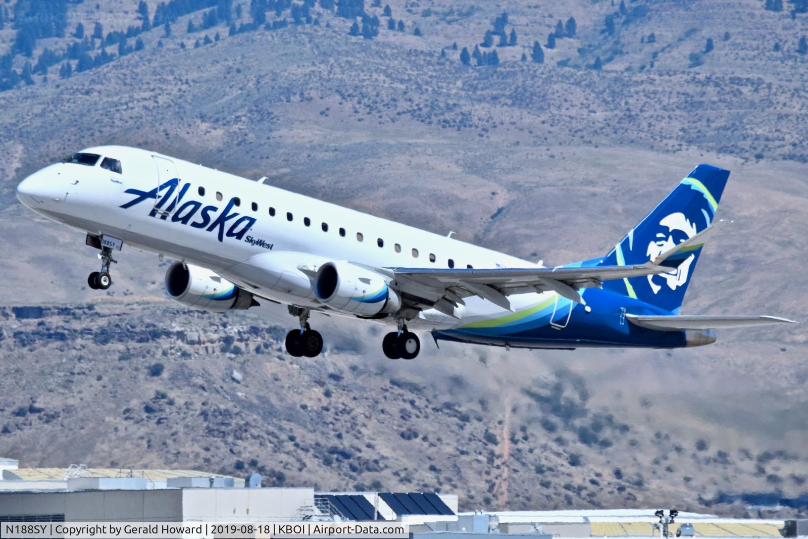 N188SY, 2016 Embraer 175LR (ERJ-170-200LR) C/N 17000628, Climb out from RWY 28R.