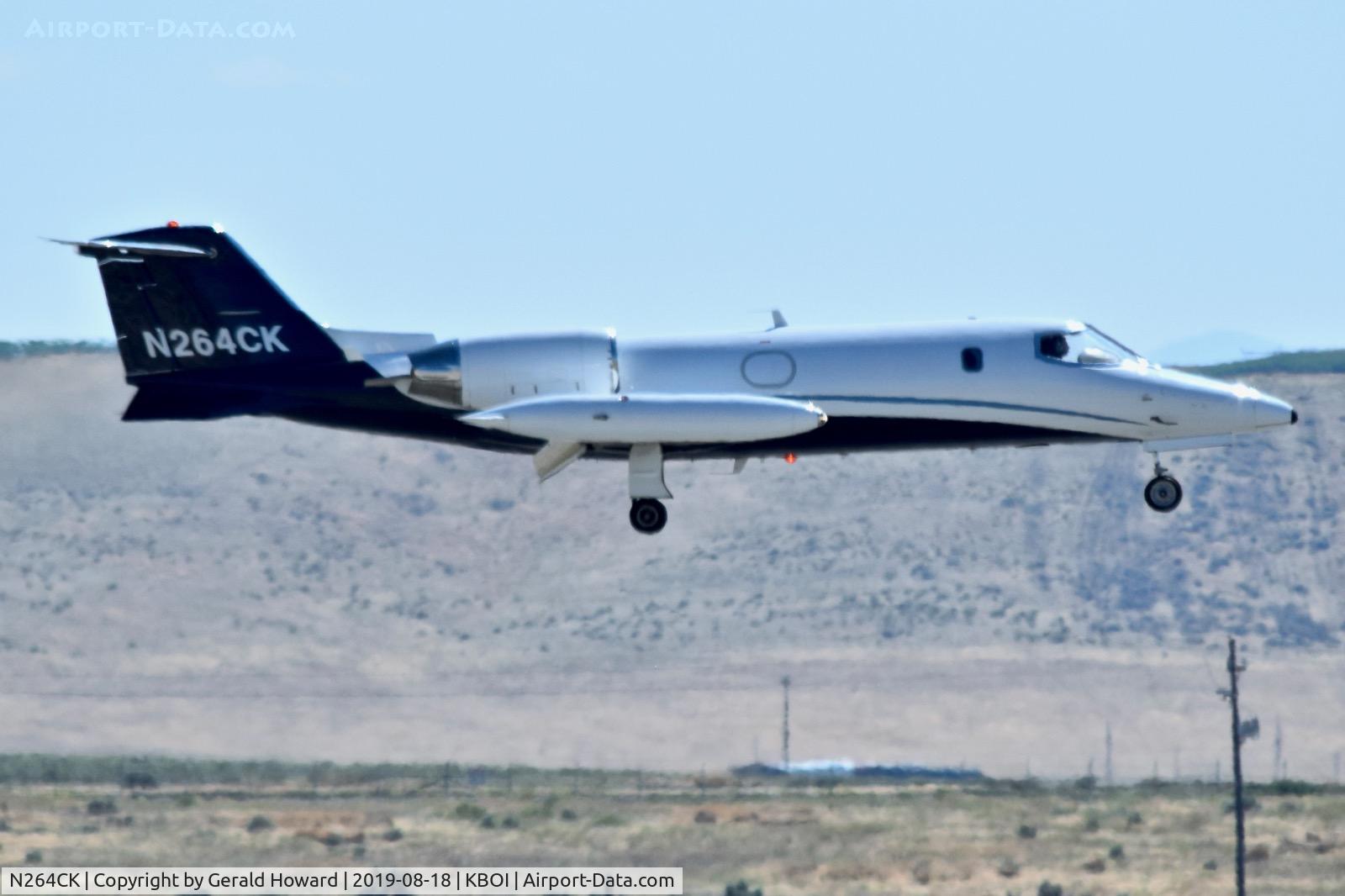 N264CK, 1979 Gates Learjet 35A C/N 264, Landing RWY 28L.