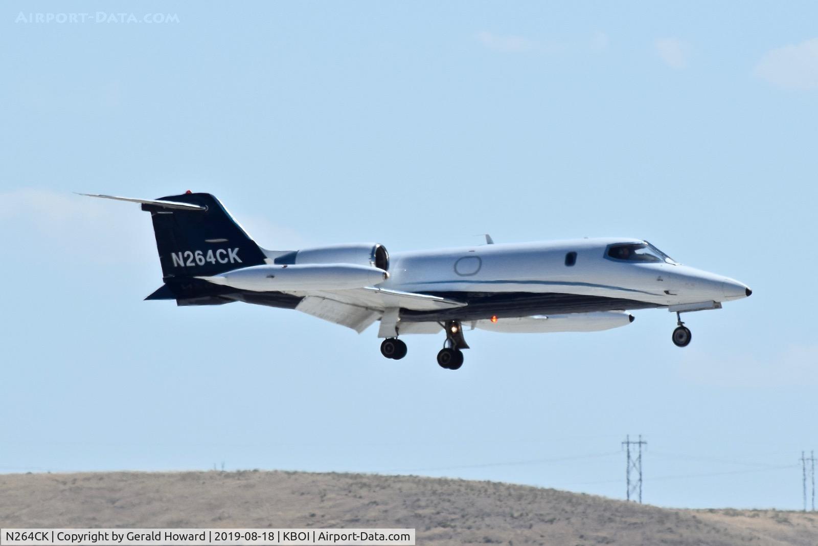 N264CK, 1979 Gates Learjet 35A C/N 264, Landing RWY 28L.