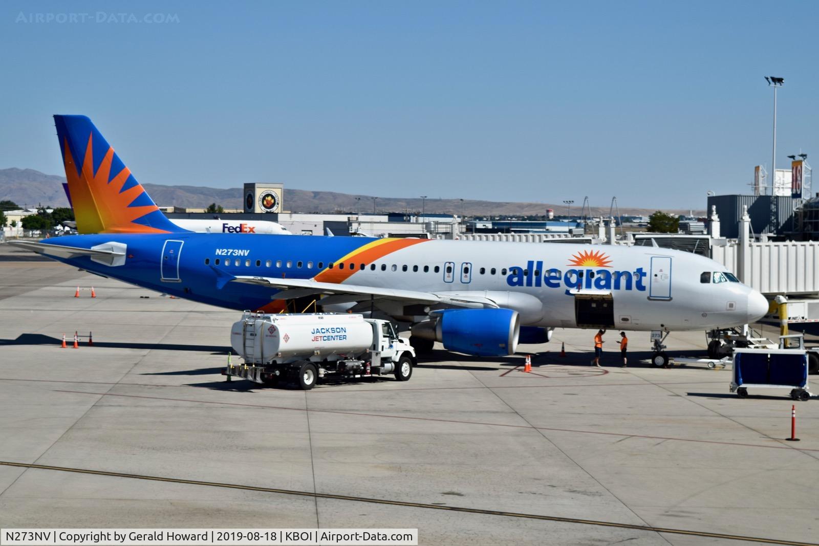 N273NV, 2007 Airbus A320-216 C/N 3076, Parked at the gate.