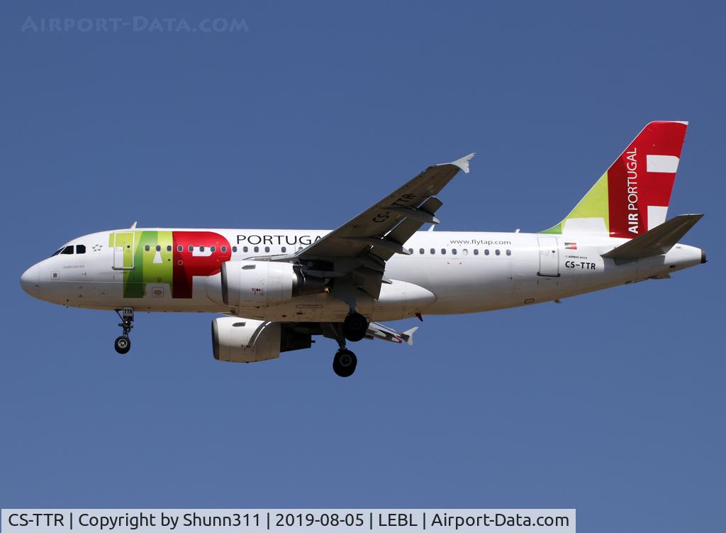 CS-TTR, 2002 Airbus A319-112 C/N 1756, Landing rwy 25R with Air Portugal titles on tail