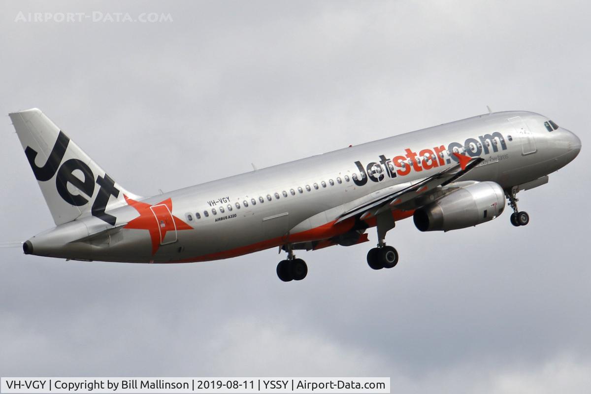 VH-VGY, 2010 Airbus A320-232 C/N 4177, off from 3-4L