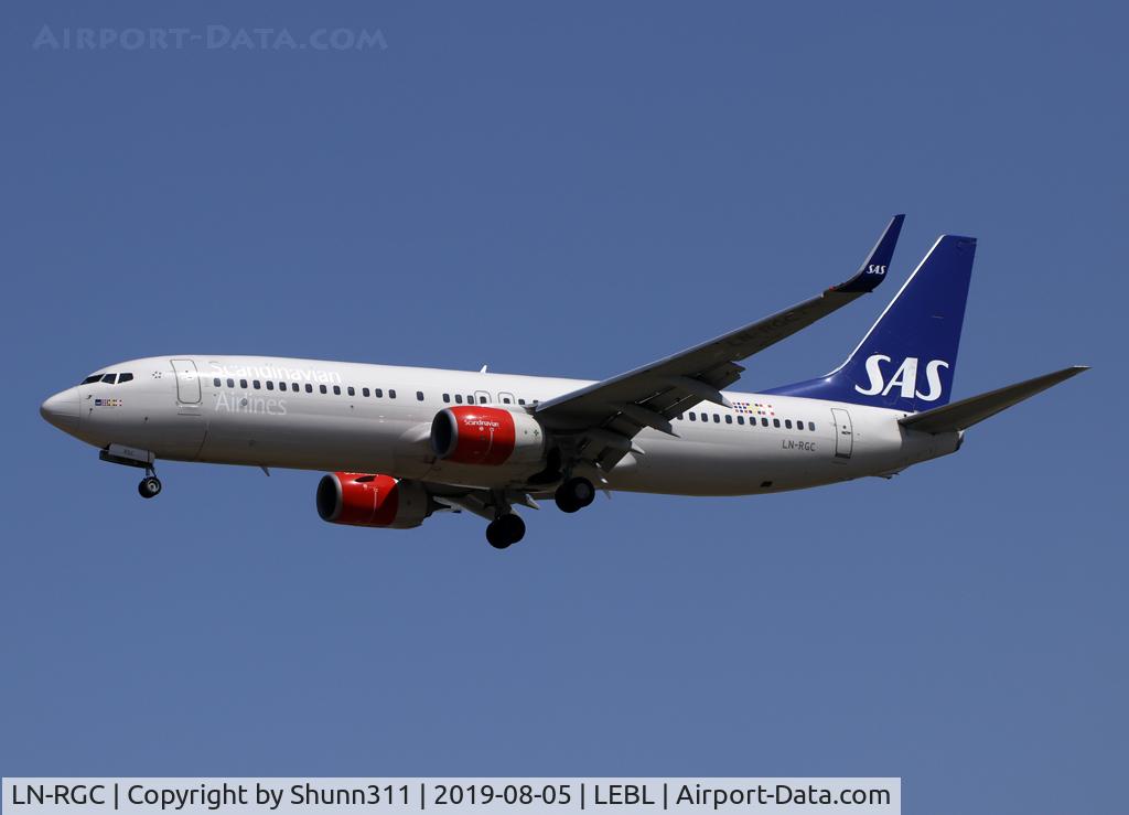 LN-RGC, 2012 Boeing 737-86N C/N 41257, Landing rwy 25R