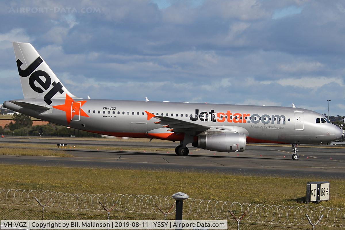 VH-VGZ, 2009 Airbus A320-232 C/N 3917, TAXIING