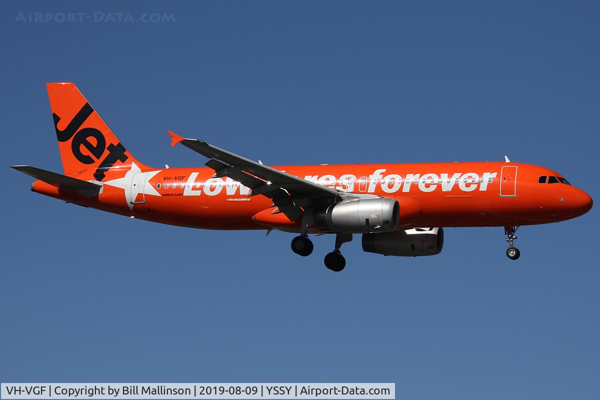 VH-VGF, 2010 Airbus A320-214 C/N 4497, FINALS