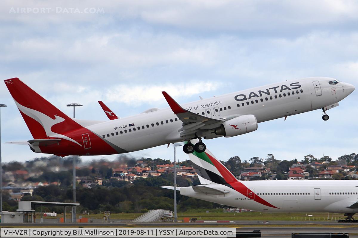 VH-VZR, 2011 Boeing 737-838 C/N 34193, off from 3-4L