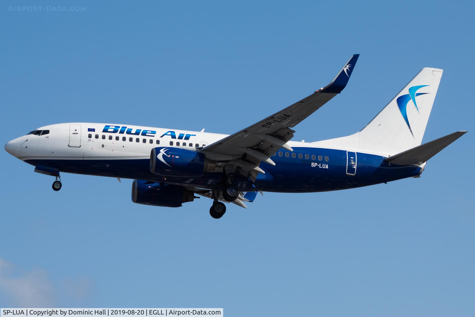 SP-LUA, 2002 Boeing 737-79P C/N 30651, Landing RWY 27R