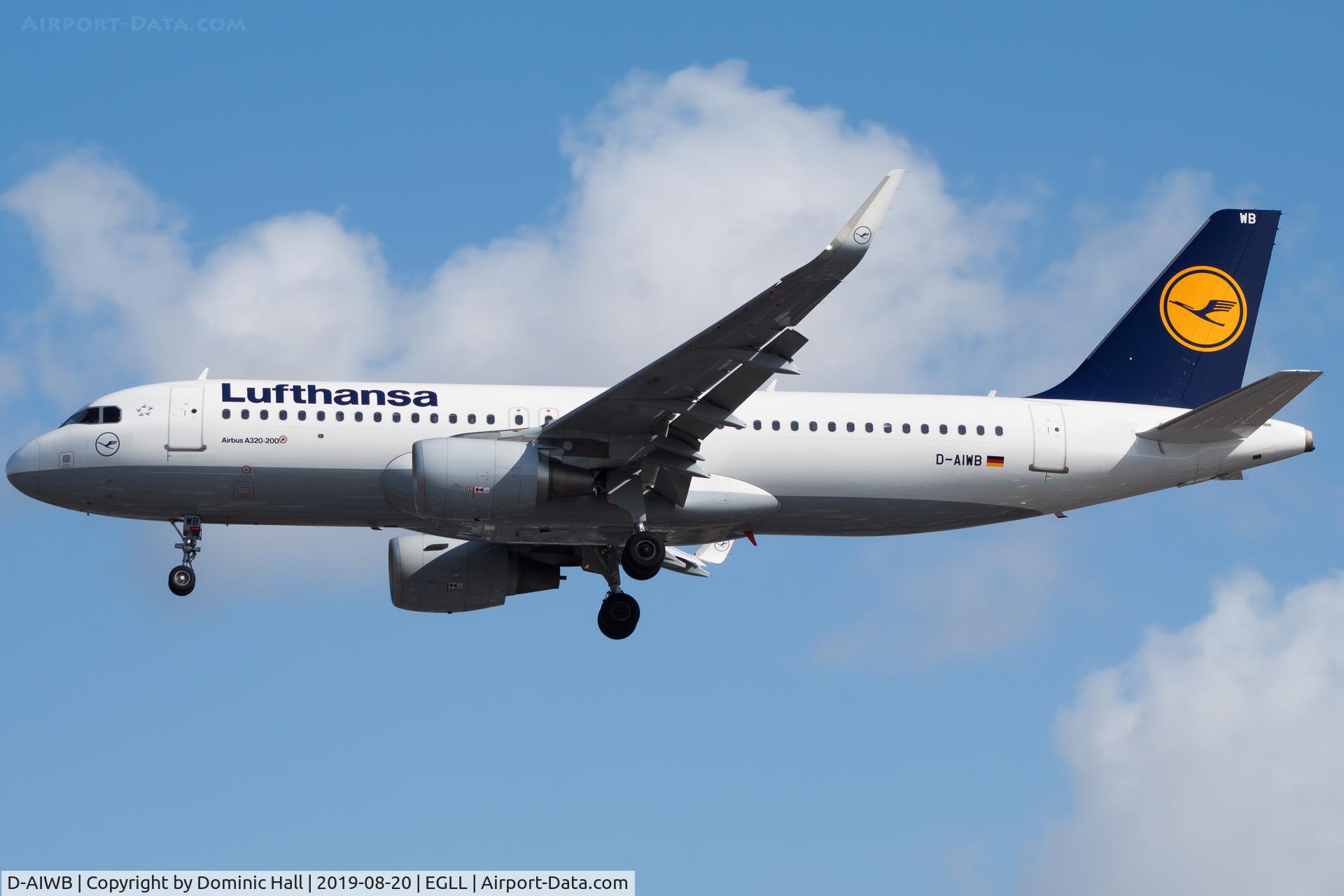D-AIWB, 2017 Airbus A320-214 C/N 7699, Landing RWY 27R