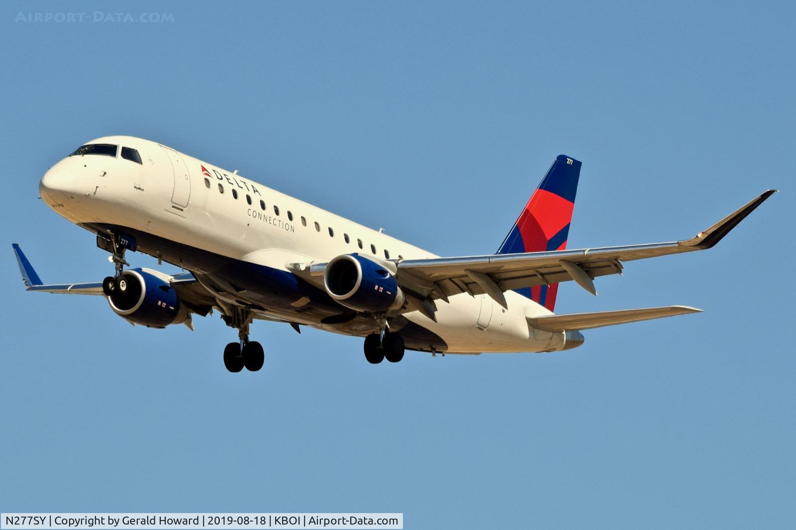 N277SY, 2018 Embraer 175LR (ERJ-170-200LR) C/N 17000741, Landing RWY 28R.